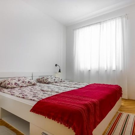 Saten Suite Apartment Near The Beach ポレッチ エクステリア 写真